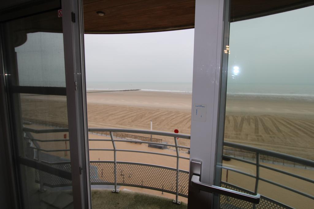 Appartement Zeezicht Oostende Ruang foto